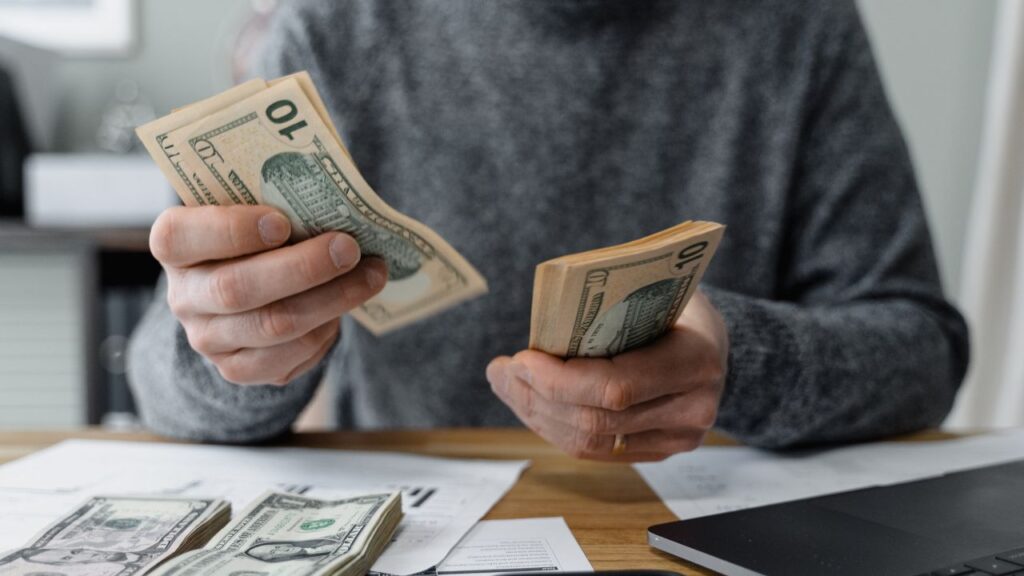 Making Money Fast, by Helpibg Locally